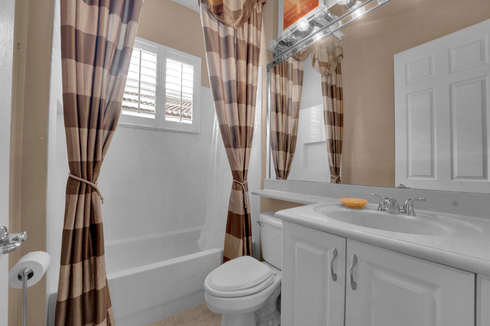 9916 E Tallyrand Drive, Lake Worth