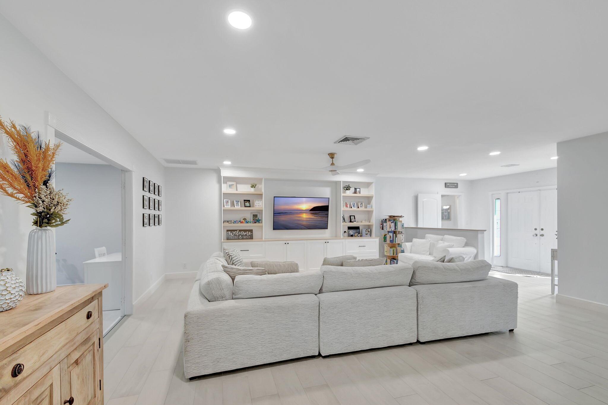 15 Holly Drive