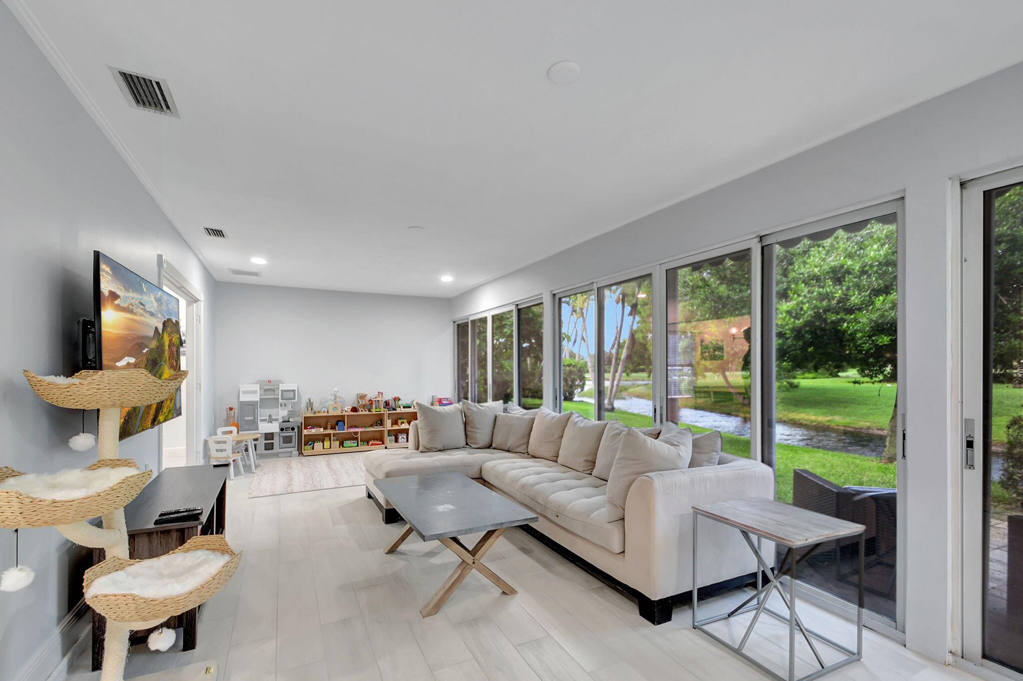 15 Holly Drive