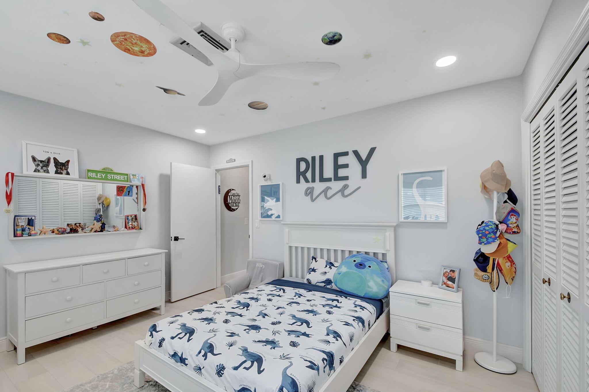 15 Holly Drive