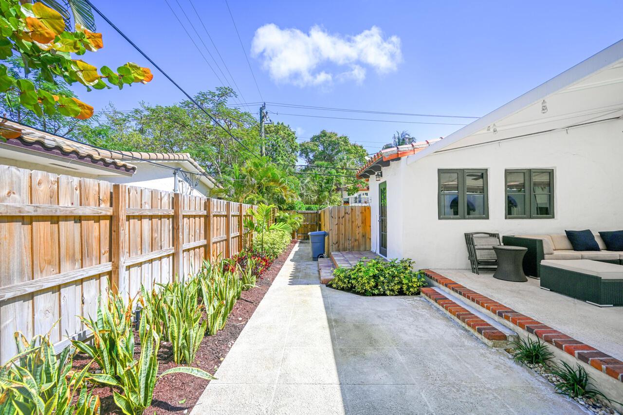 801 Hibiscus Street
