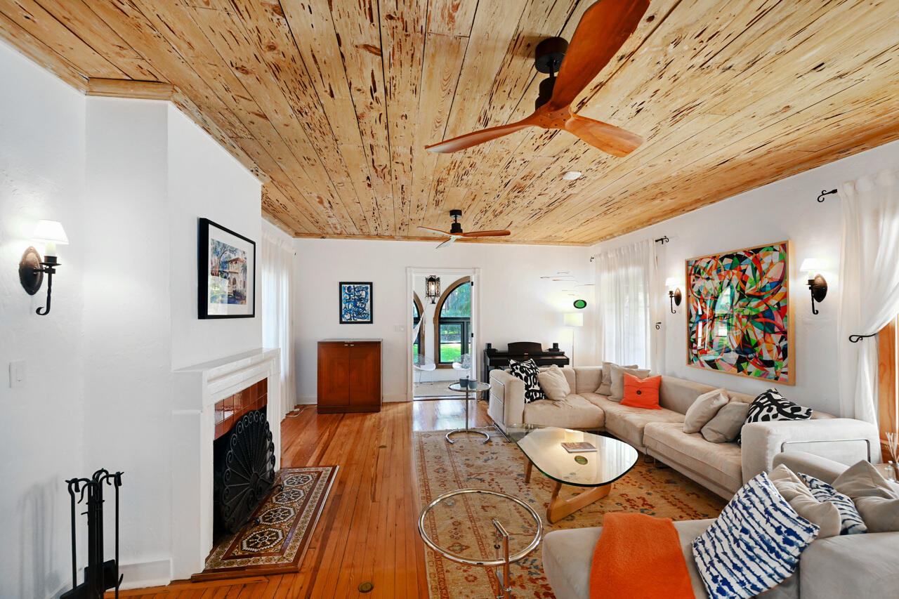 801 Hibiscus Street