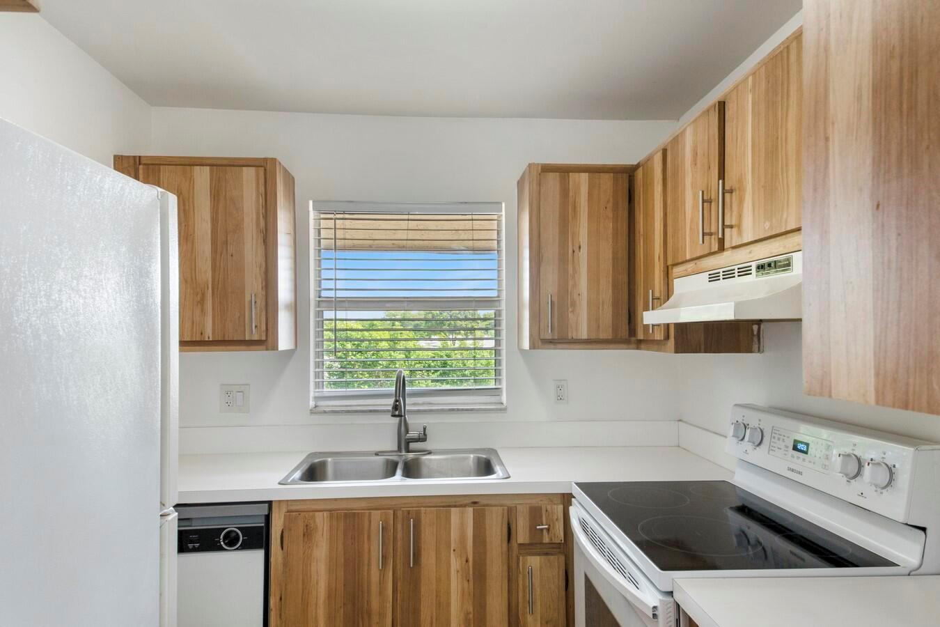 2755 W Atlantic Avenue C 212