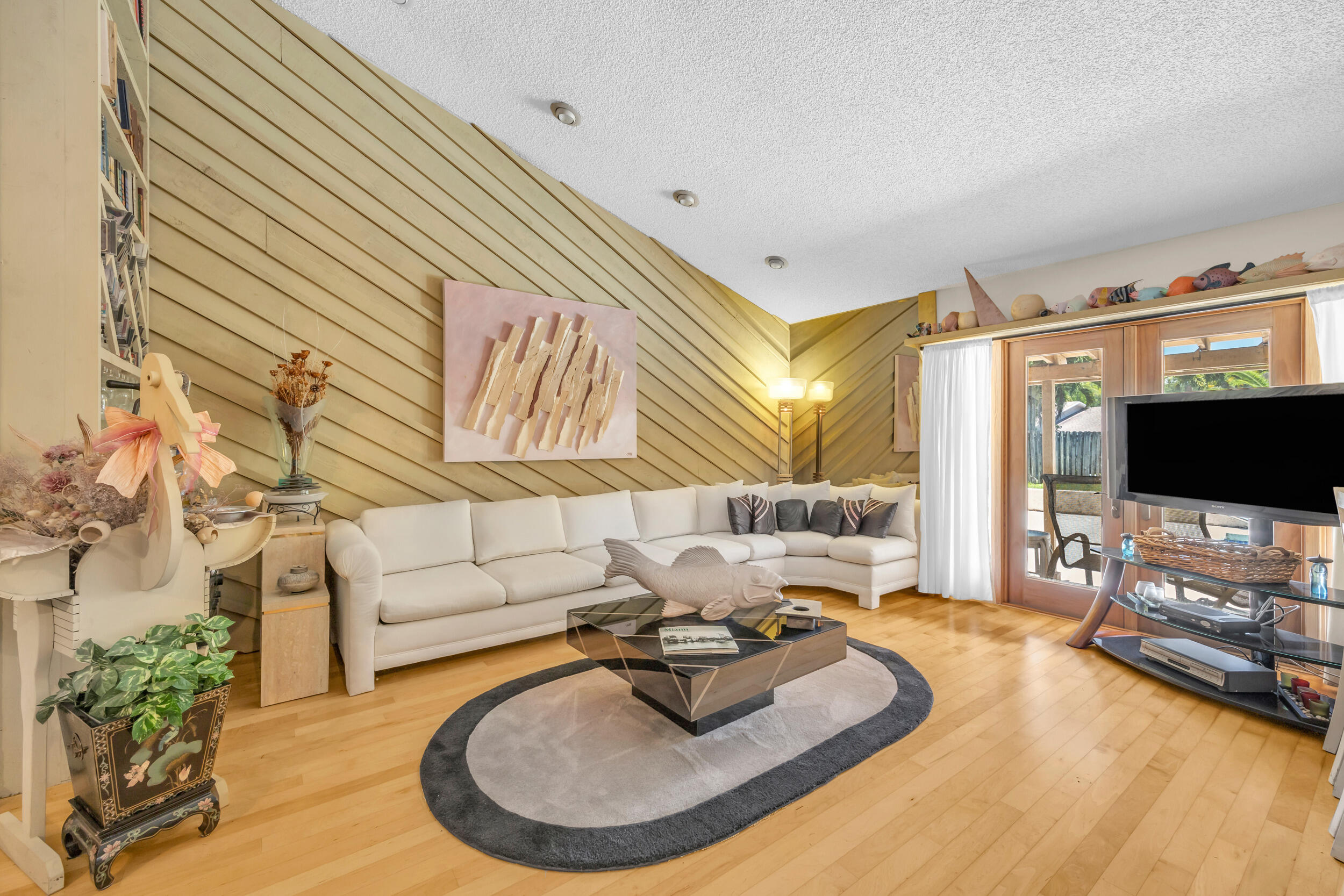 9070 NW 16th Street