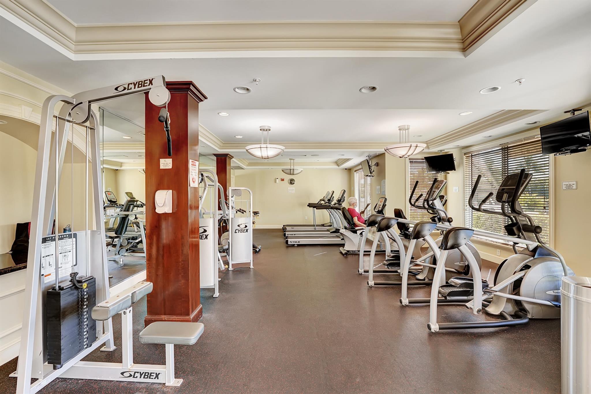 804 E Windward Way 606