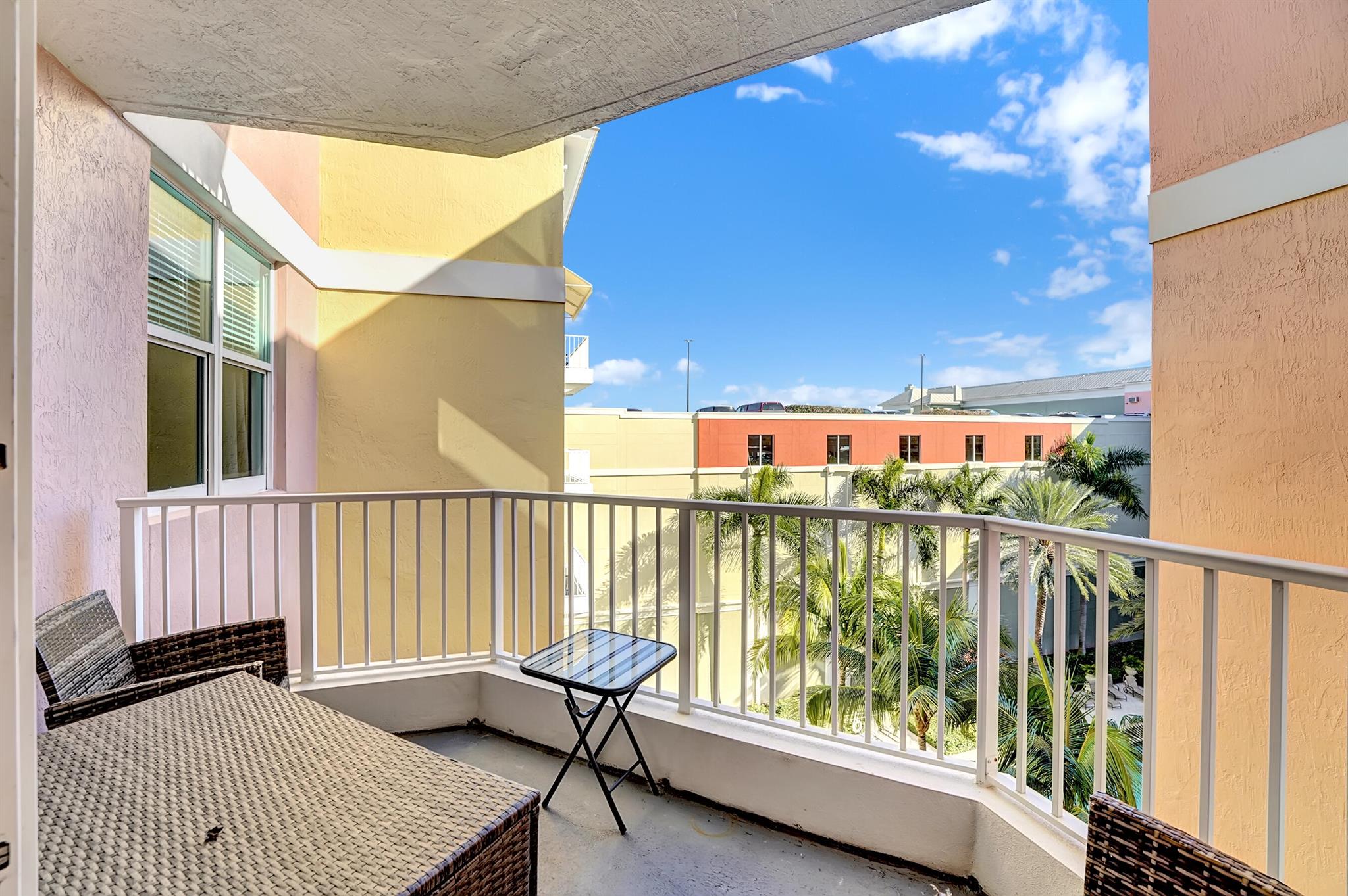 804 E Windward Way 606