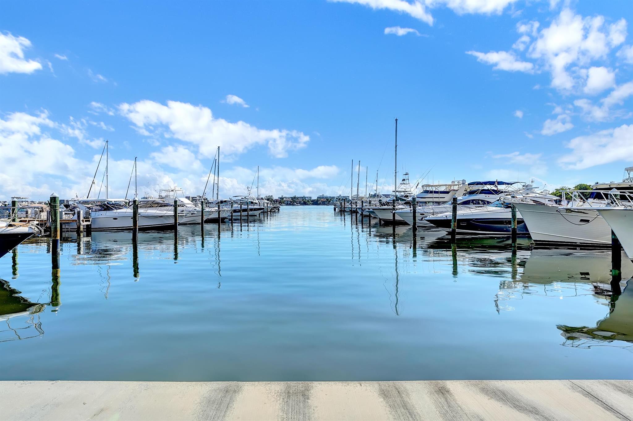 804 E Windward Way 606