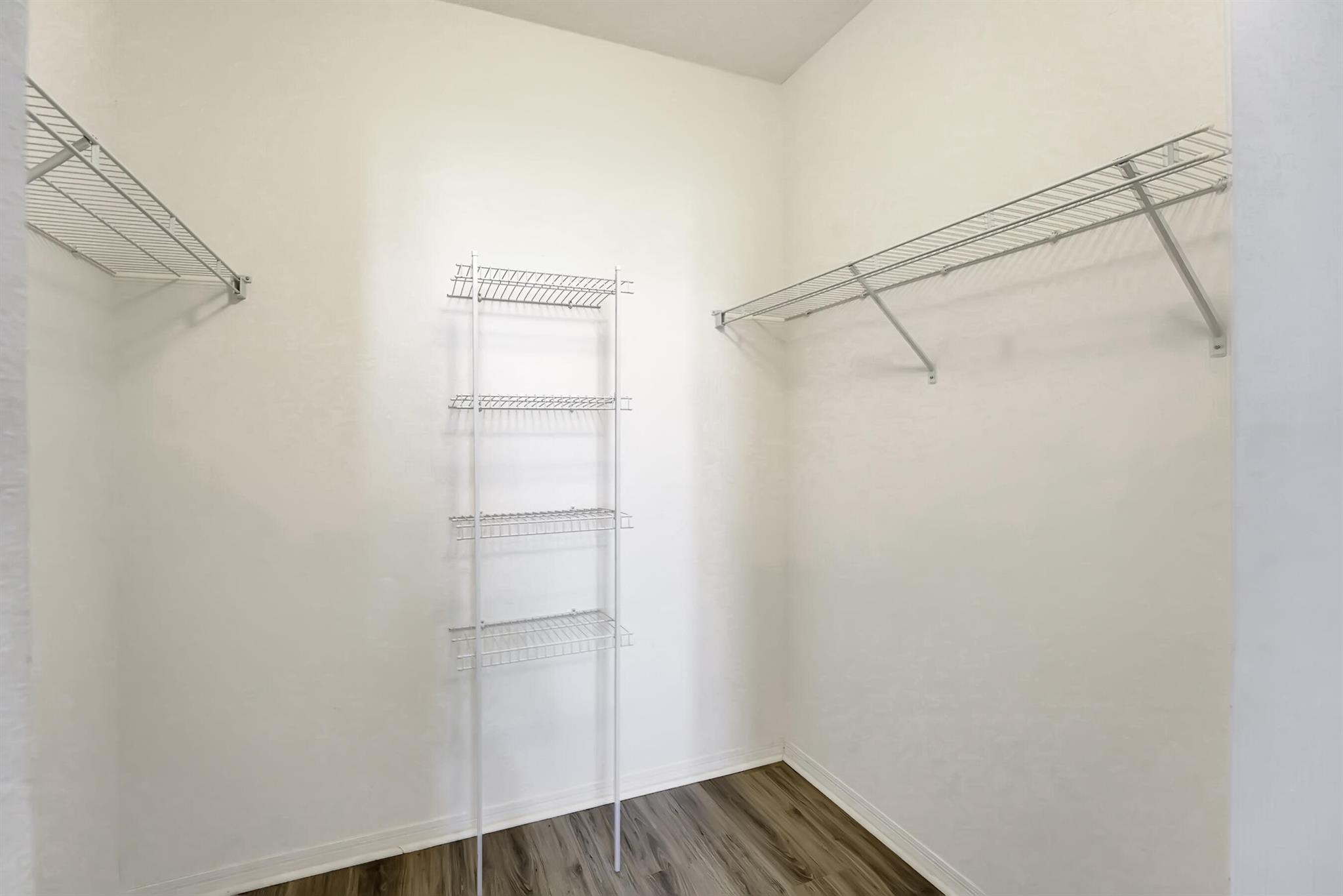 804 E Windward Way 606