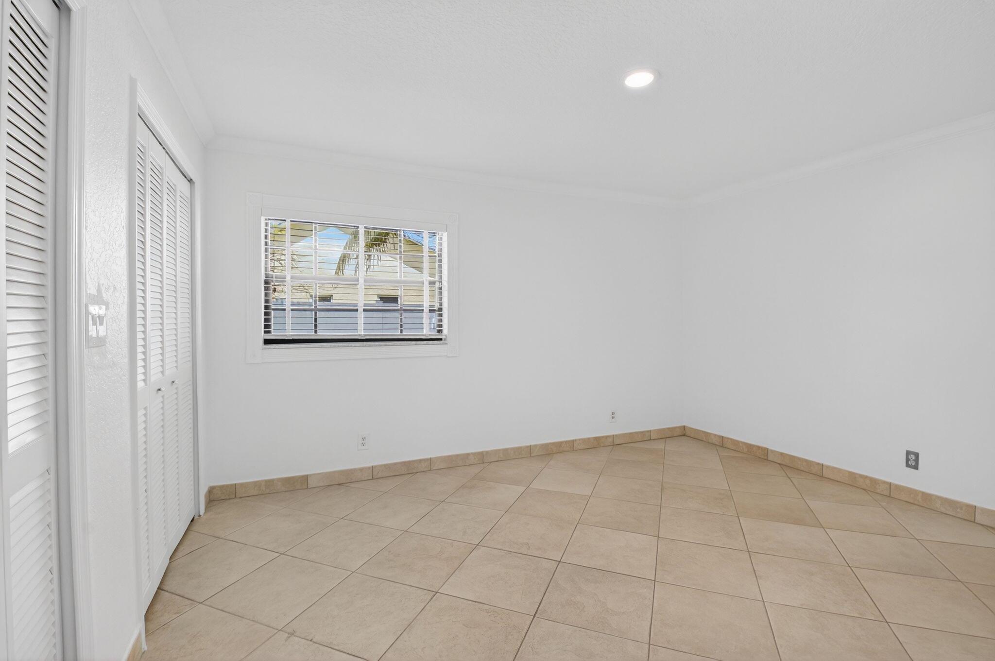 20992 Solano Way