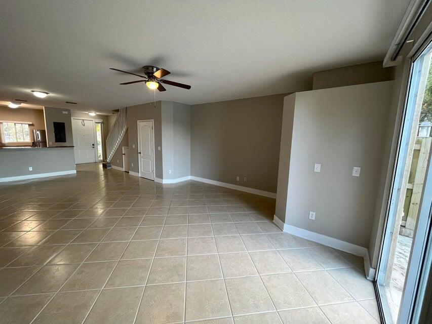 4811 NW 58th Manor