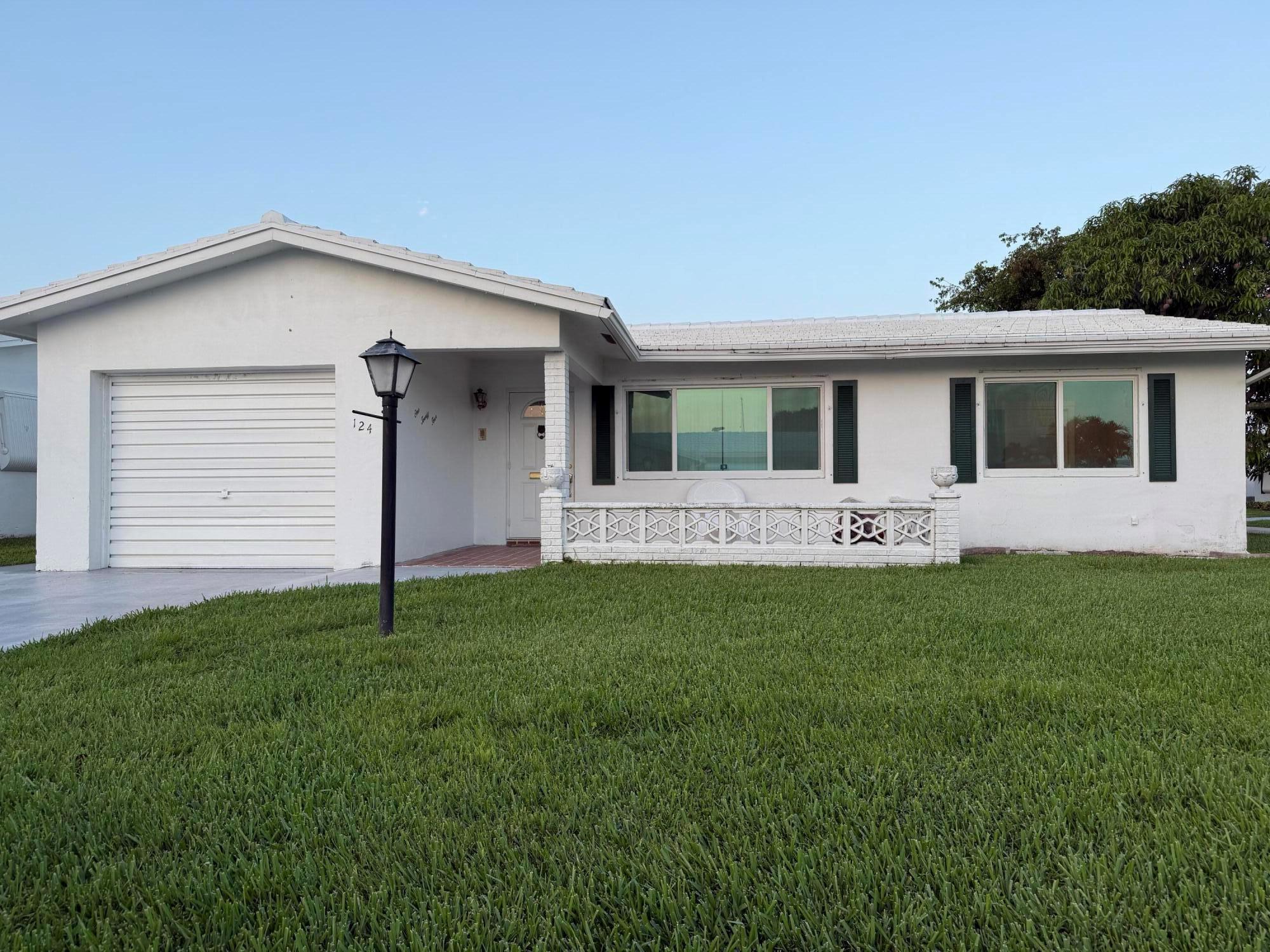 124 SW 9th Street