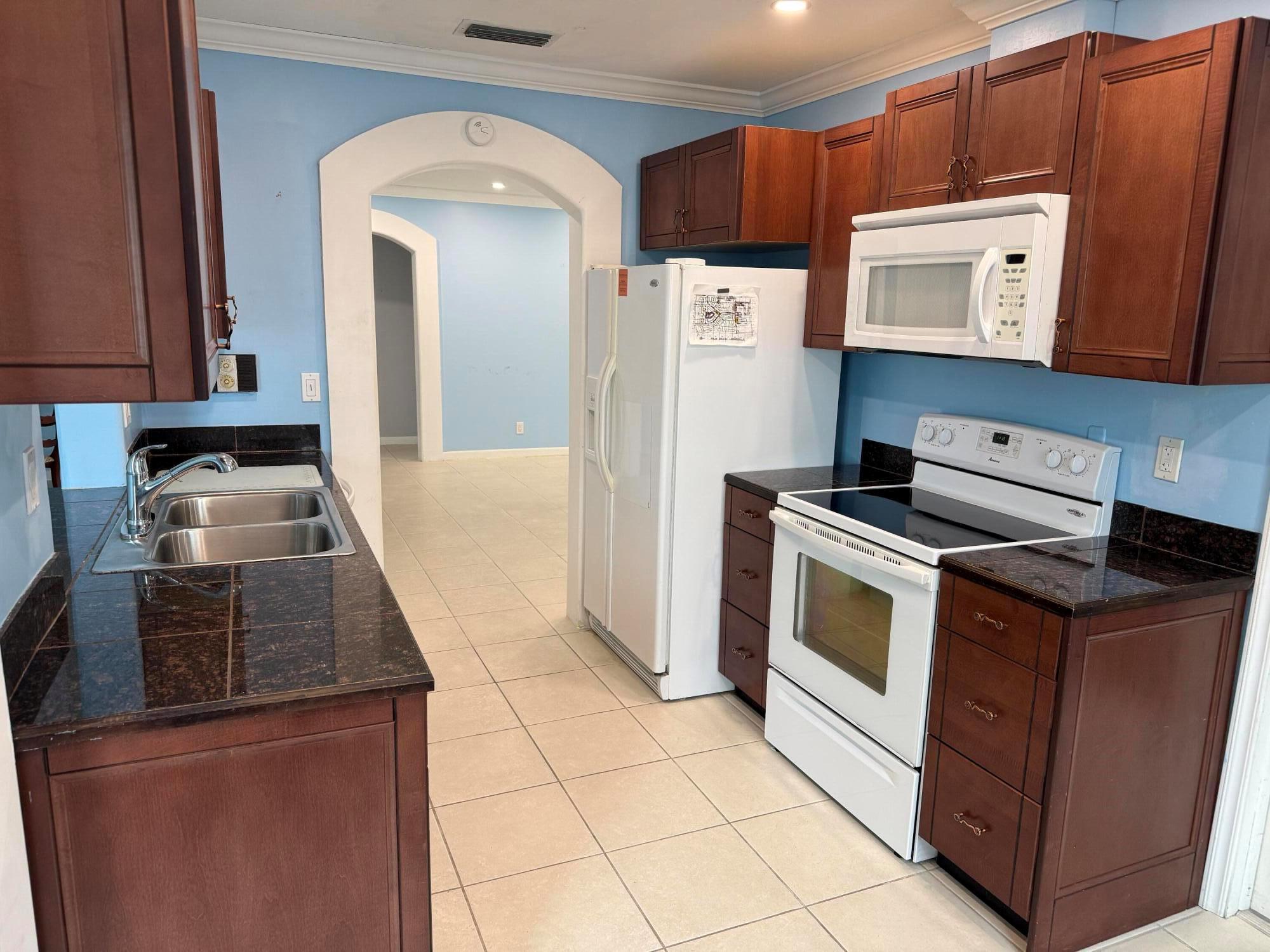 124 SW 9th Street