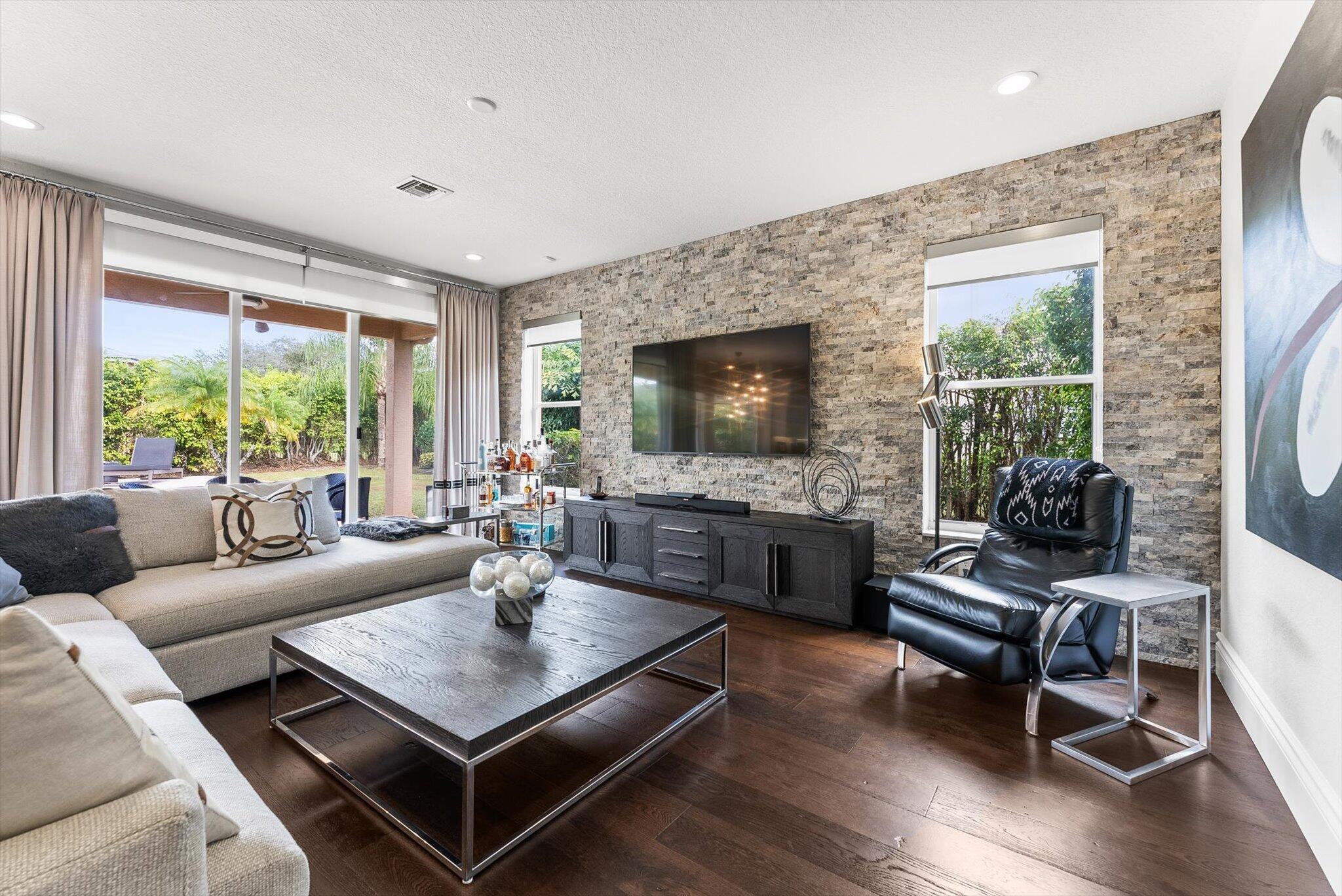 19335 Skyridge Circle