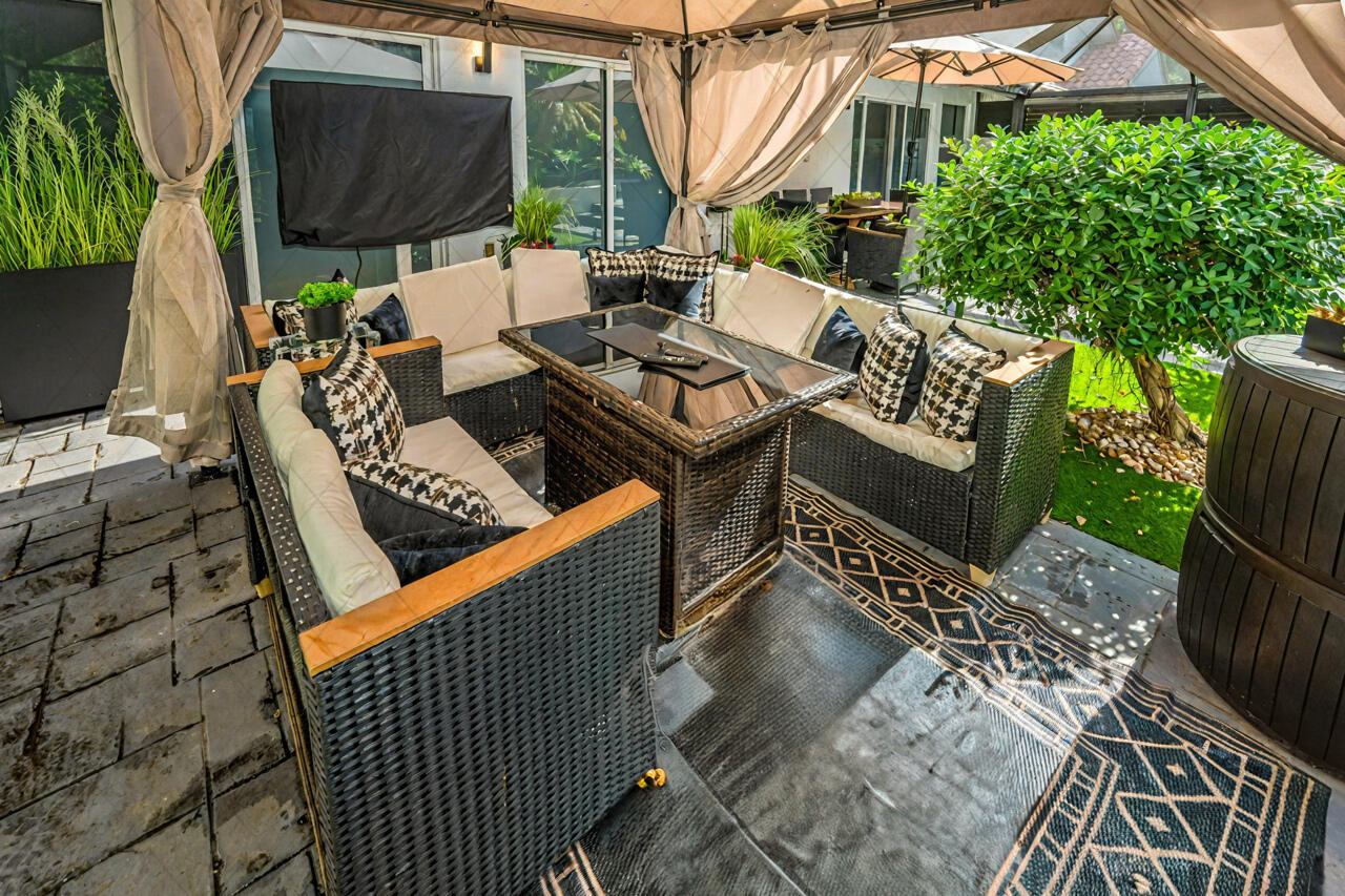 2081 NW 52nd Street