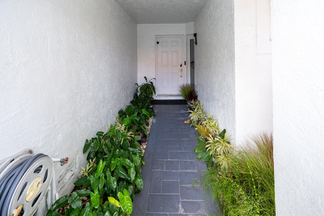 2081 NW 52nd Street