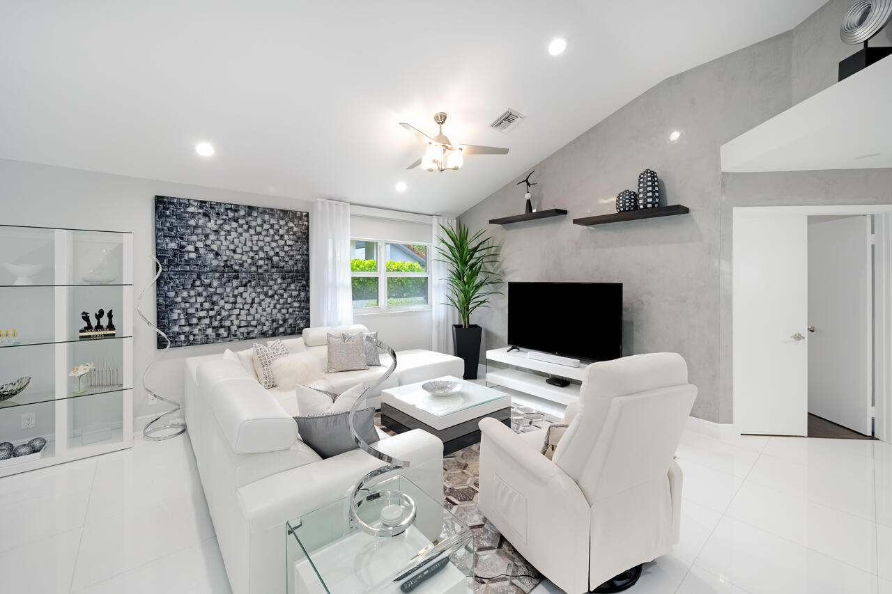 2081 NW 52nd Street