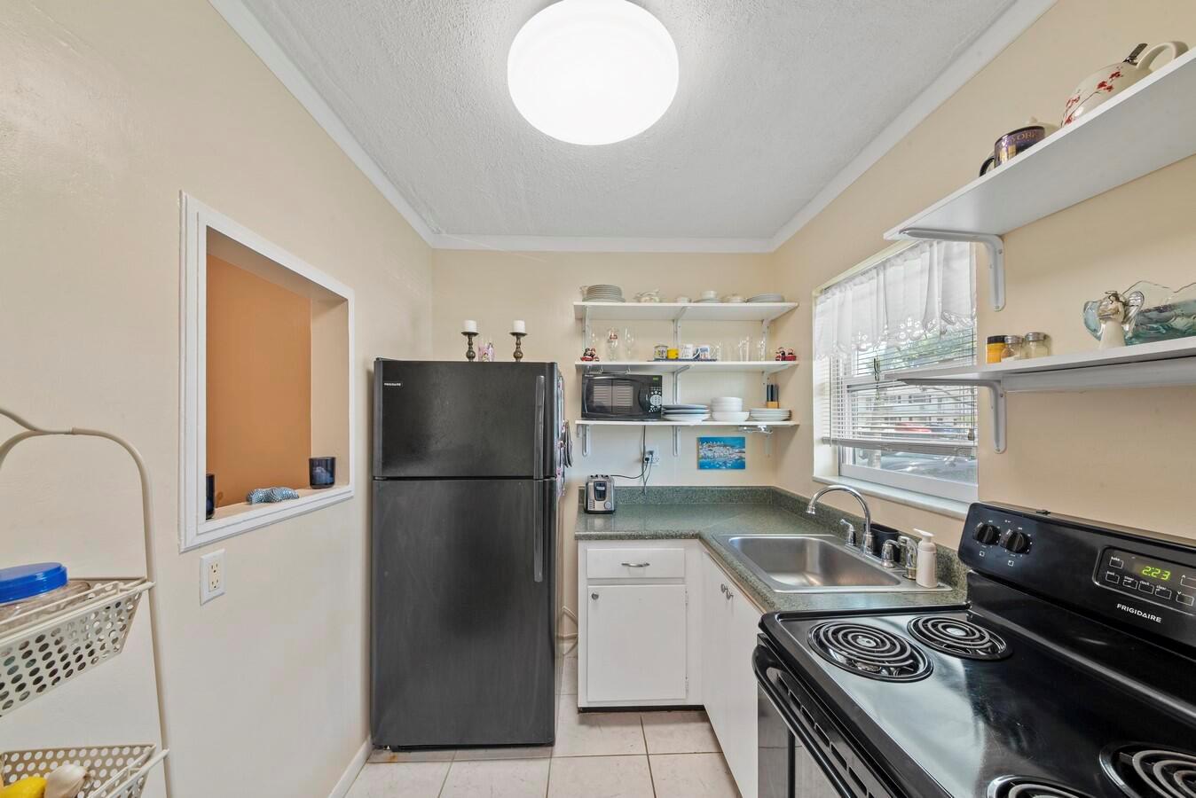 1111 Lake Terrace 105