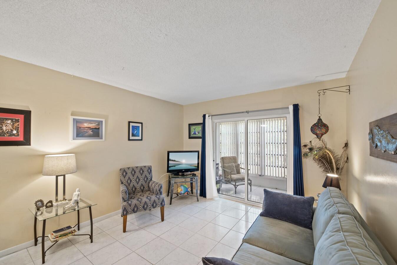 1111 Lake Terrace 105