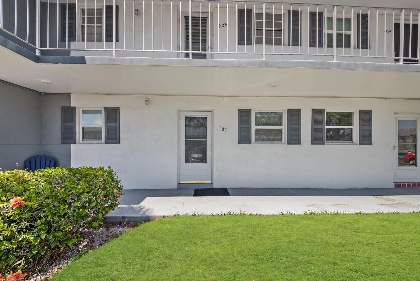 1111 Lake Terrace 105