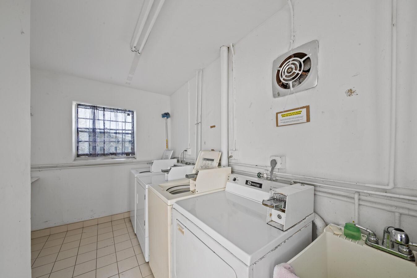 1111 Lake Terrace 105