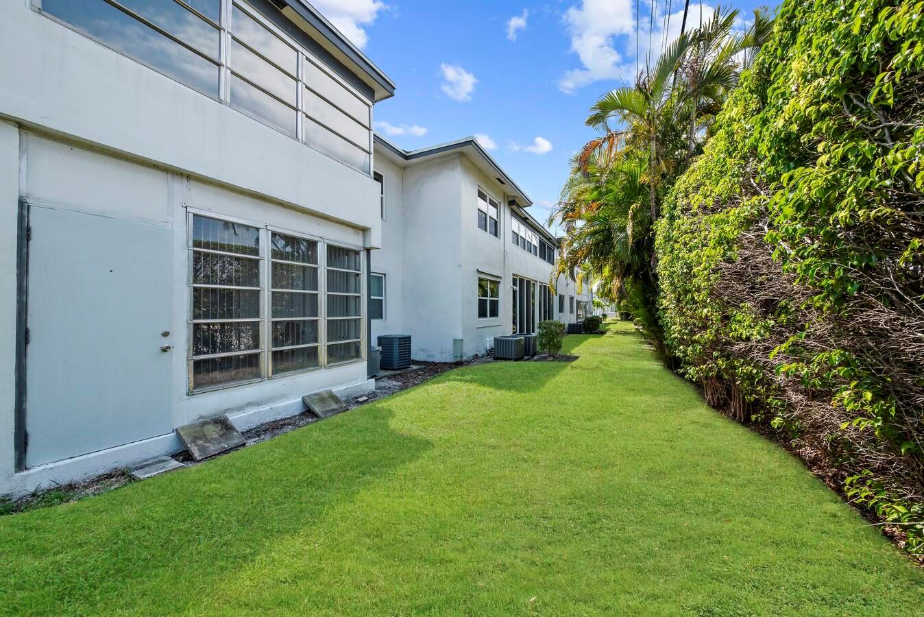 1111 Lake Terrace 105