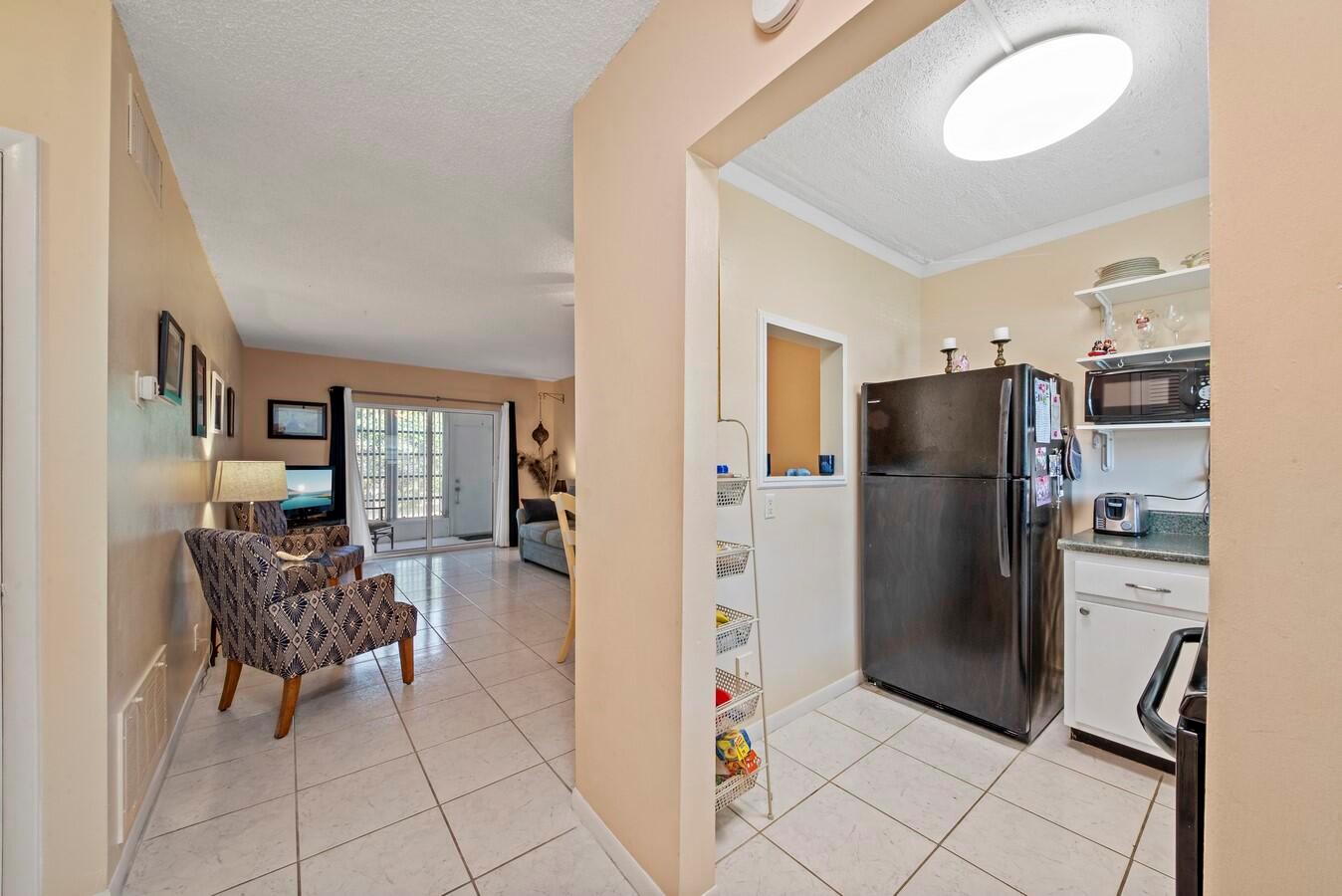 1111 Lake Terrace 105