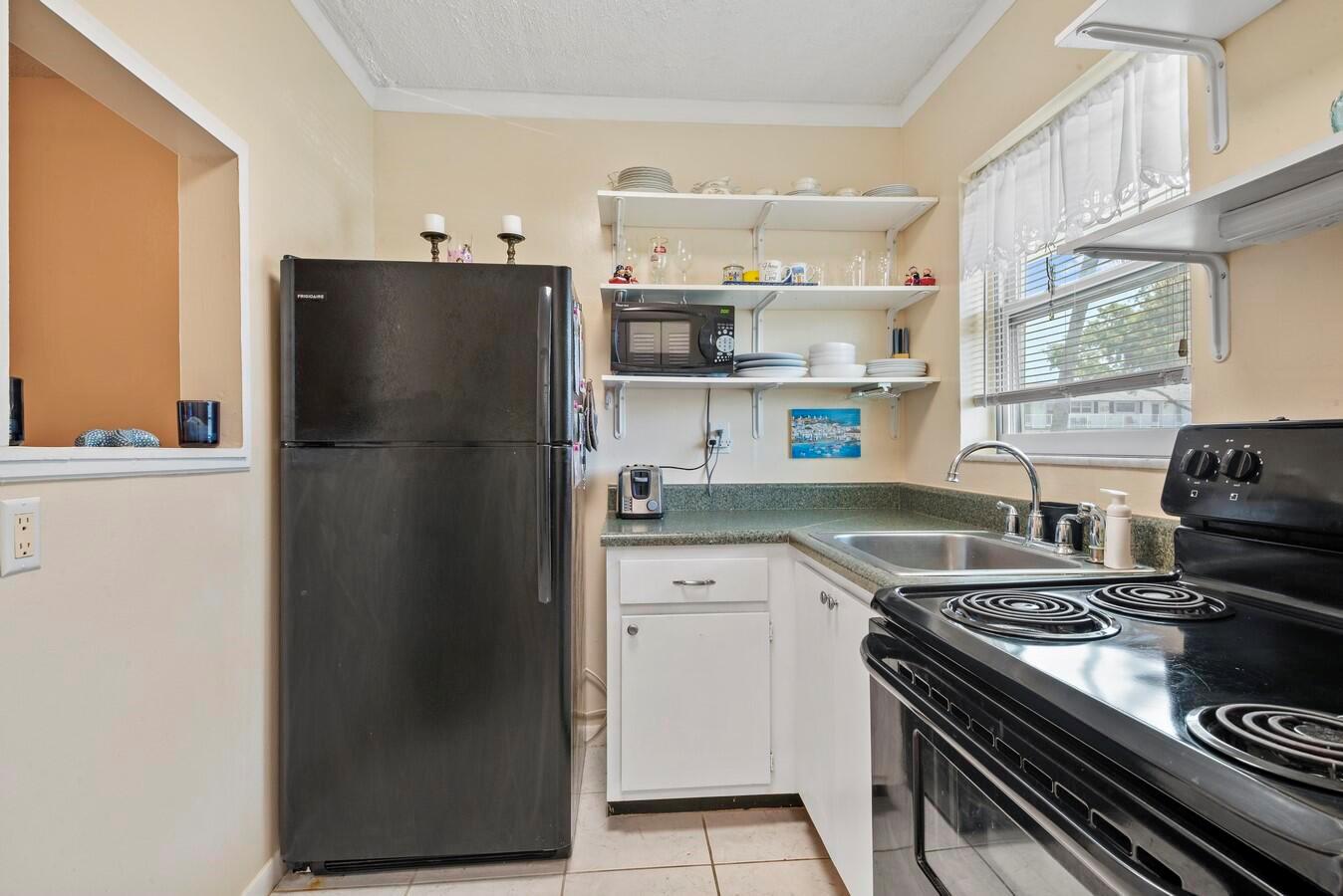 1111 Lake Terrace 105