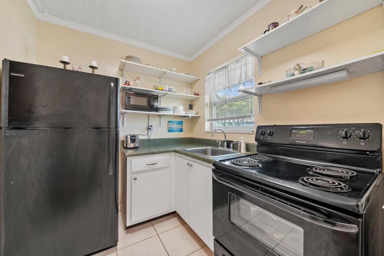 1111 Lake Terrace 105