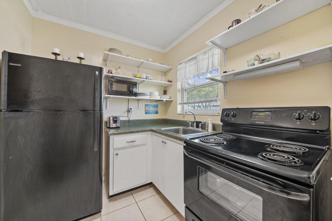 1111 Lake Terrace 105