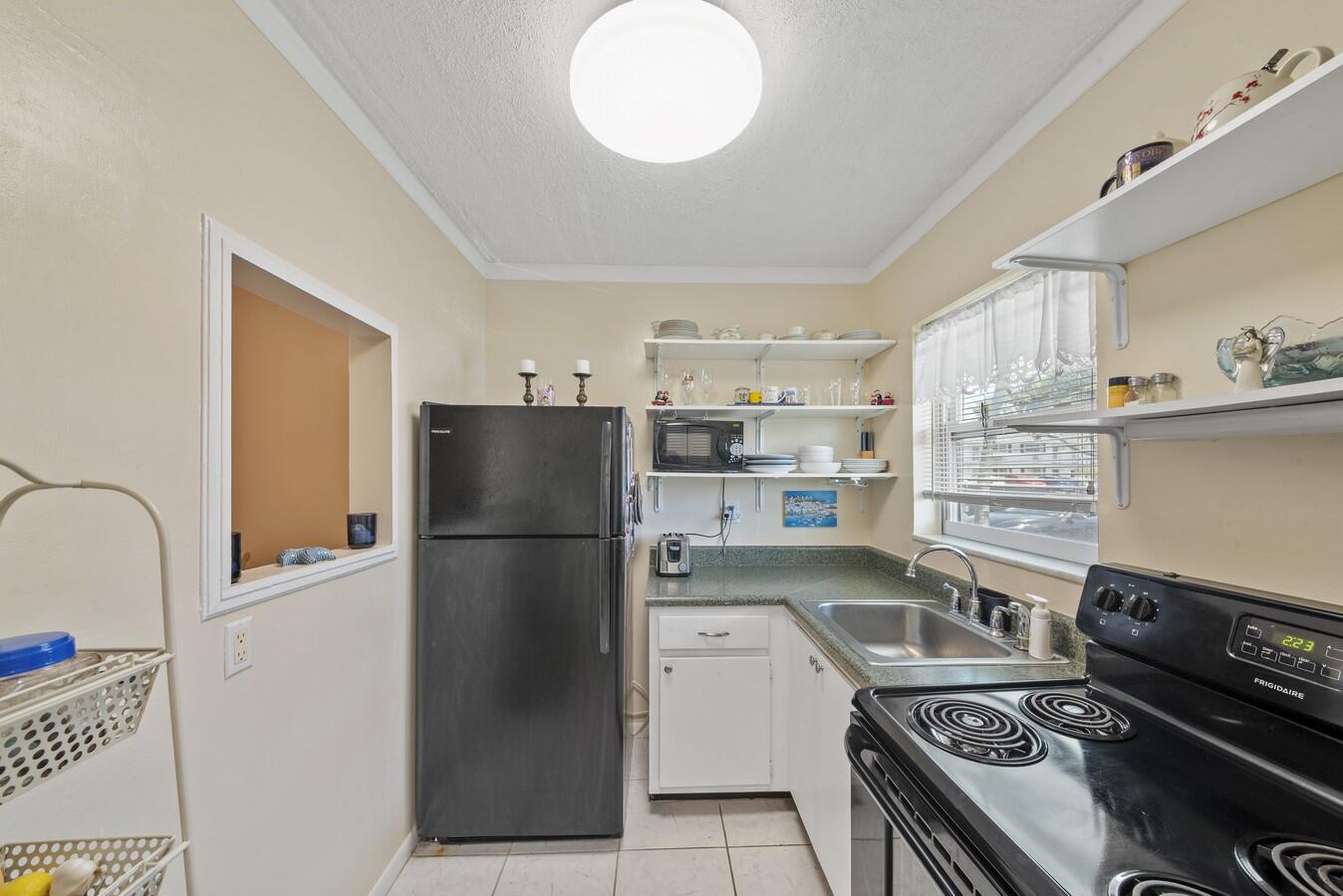 1111 Lake Terrace 105