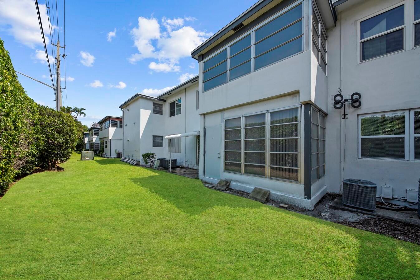 1111 Lake Terrace 105