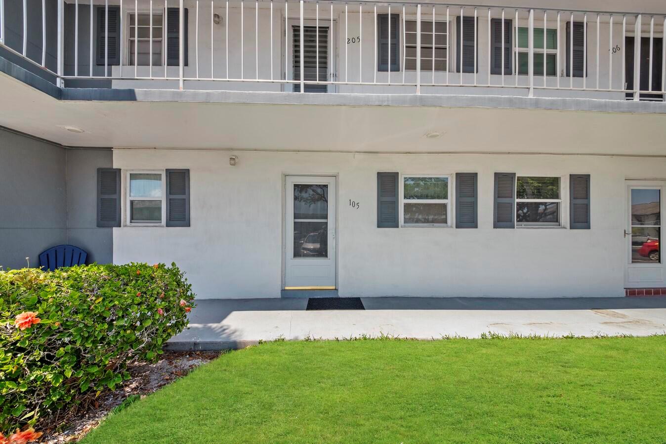 1111 Lake Terrace 105