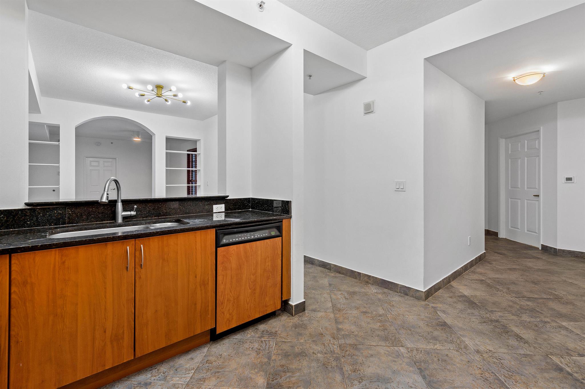 233 S Federal Highway 208