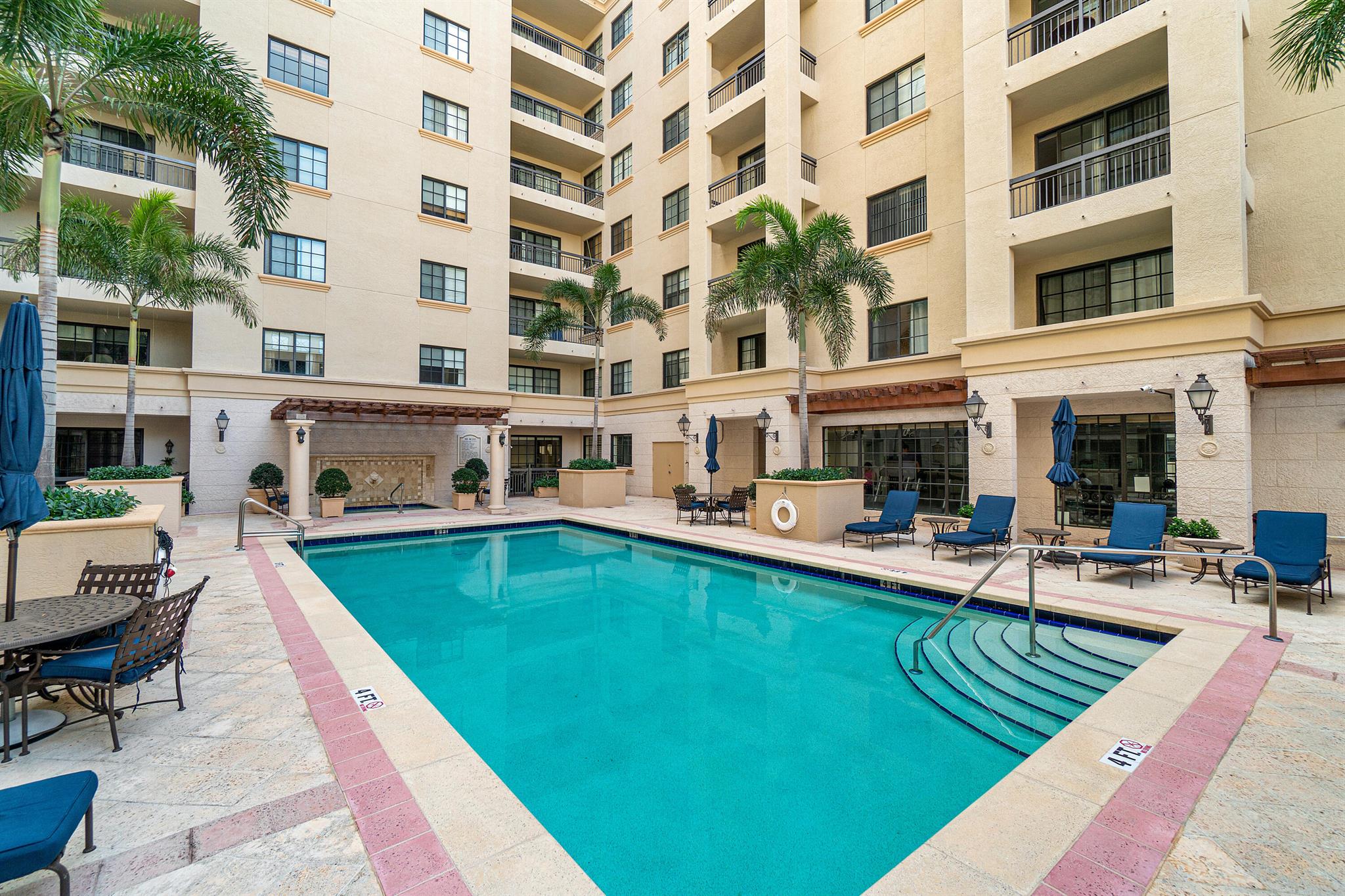 233 S Federal Highway 208