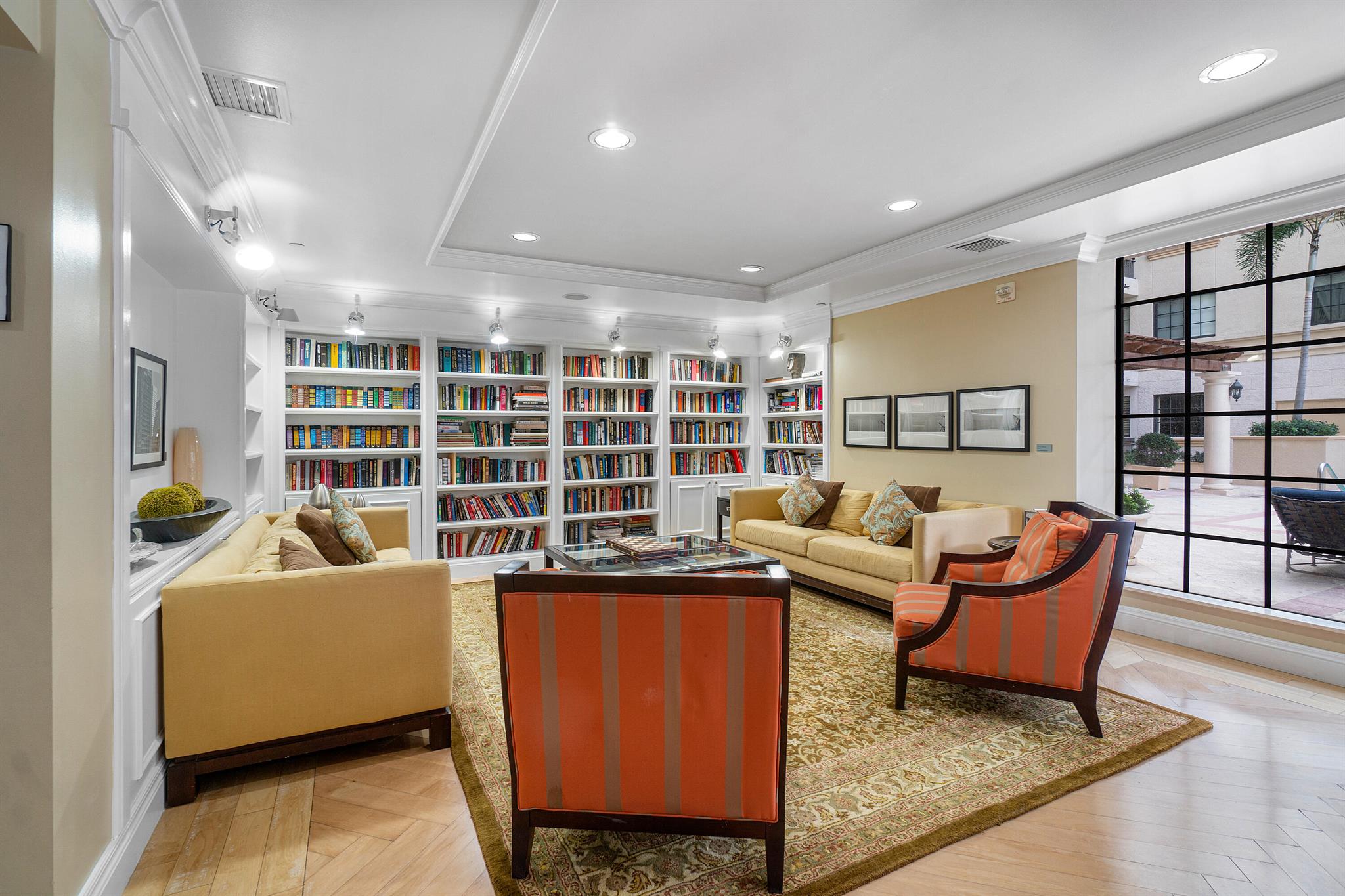 233 S Federal Highway 208