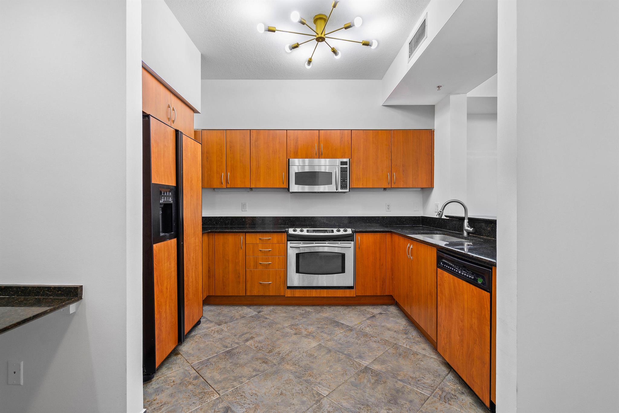 233 S Federal Highway 208