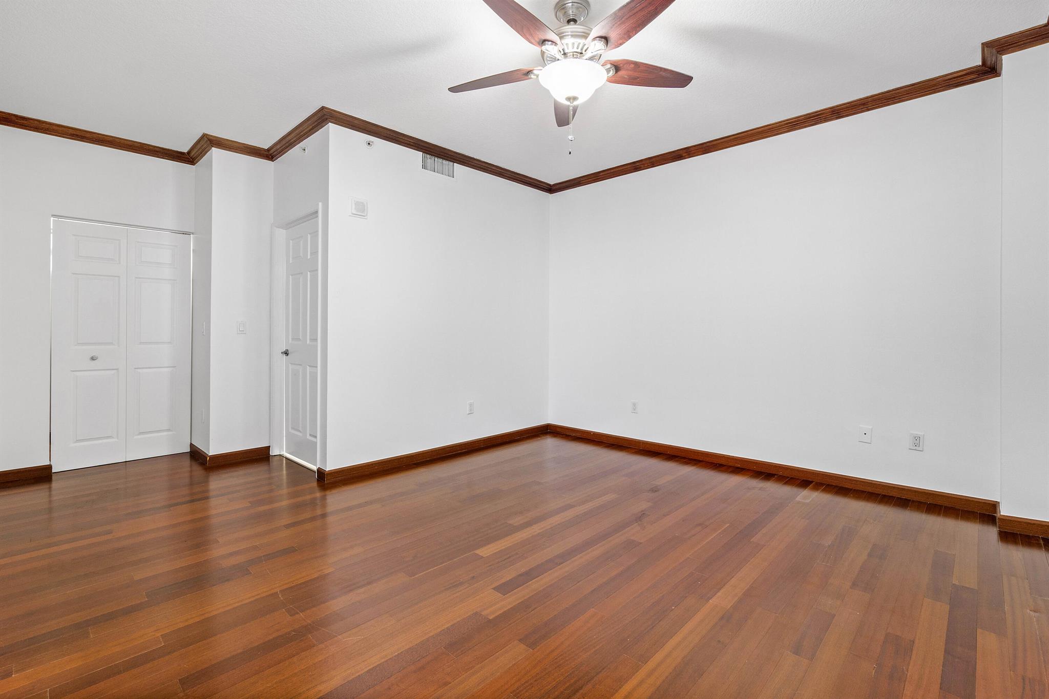 233 S Federal Highway 208