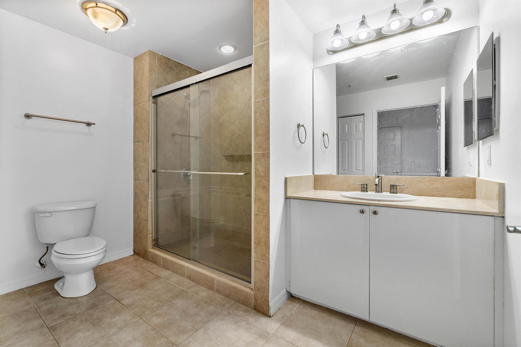 233 S Federal Highway 208