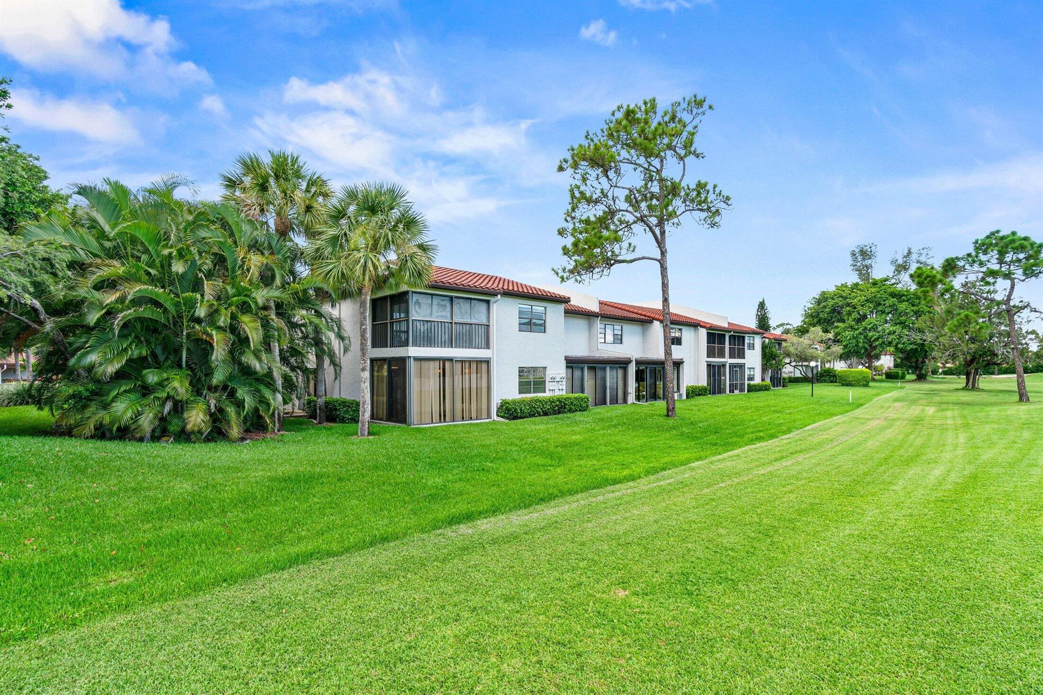 9187 Norte Lago 5i 5i