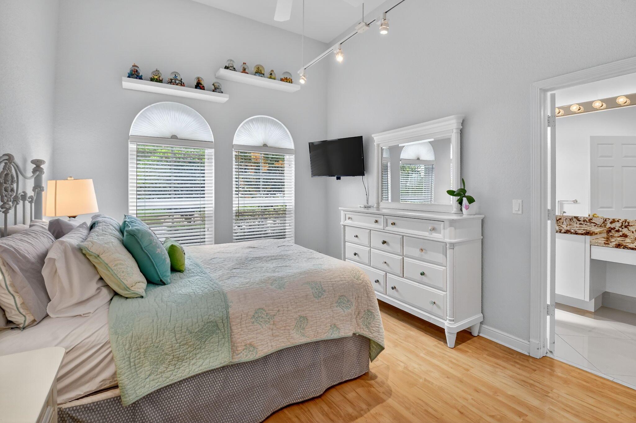 6535 NW Somerset Court