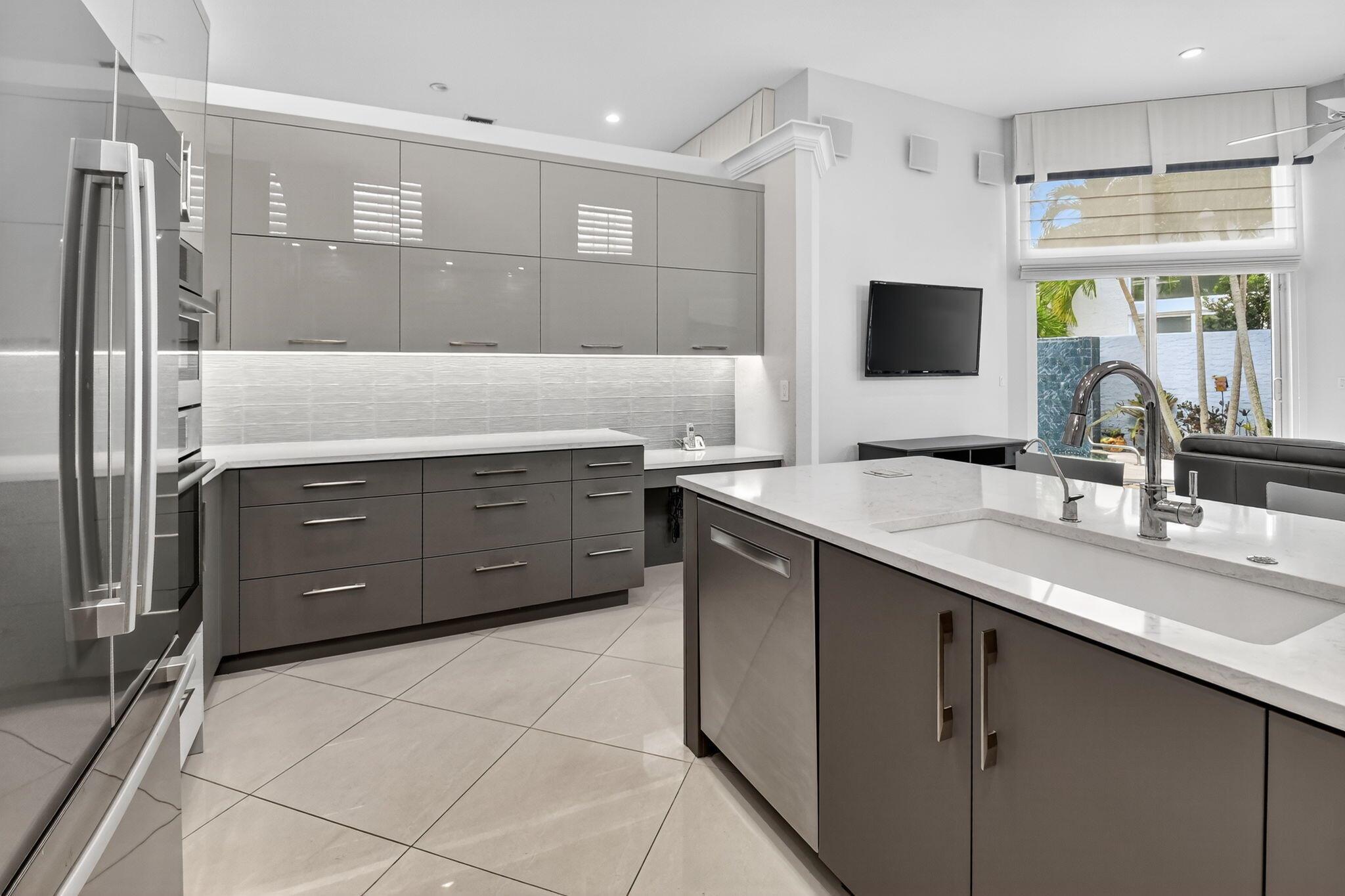 6535 NW Somerset Court