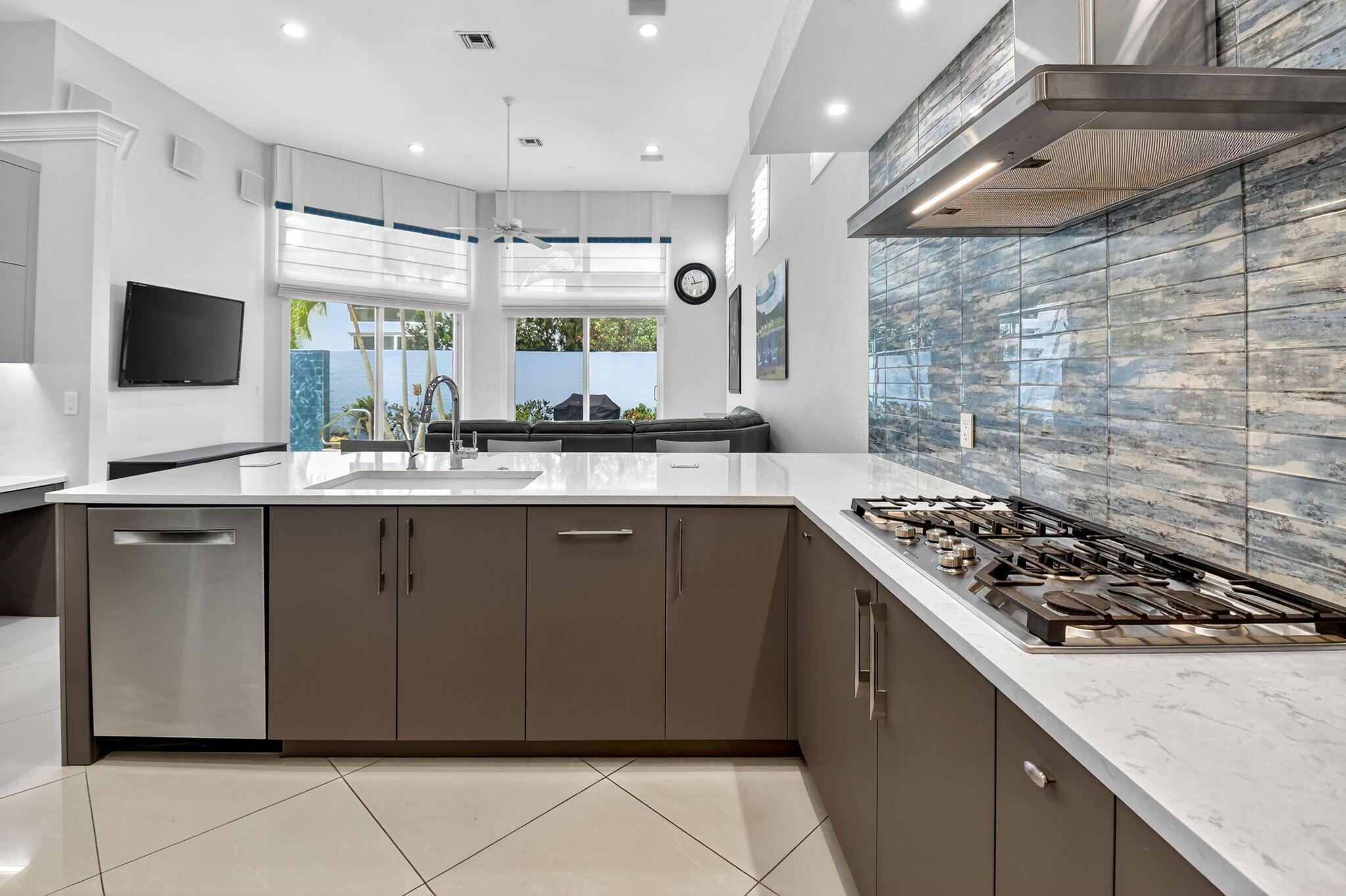 6535 NW Somerset Court