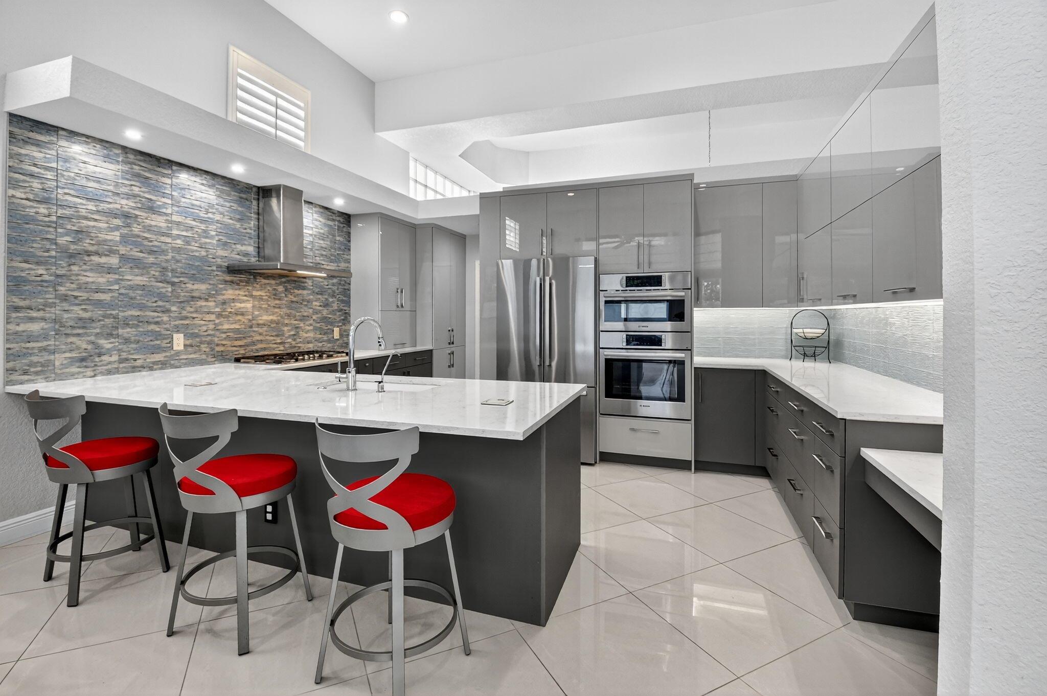 6535 NW Somerset Court