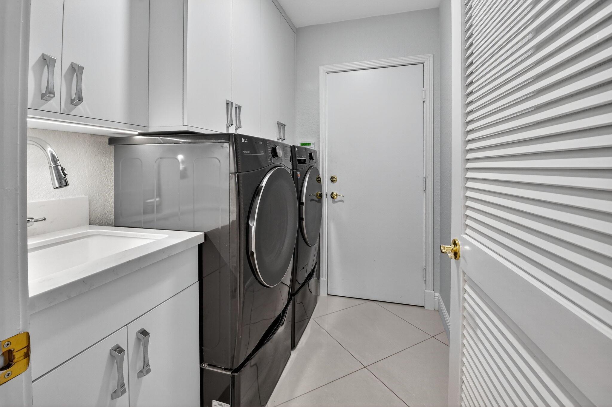 6535 NW Somerset Court