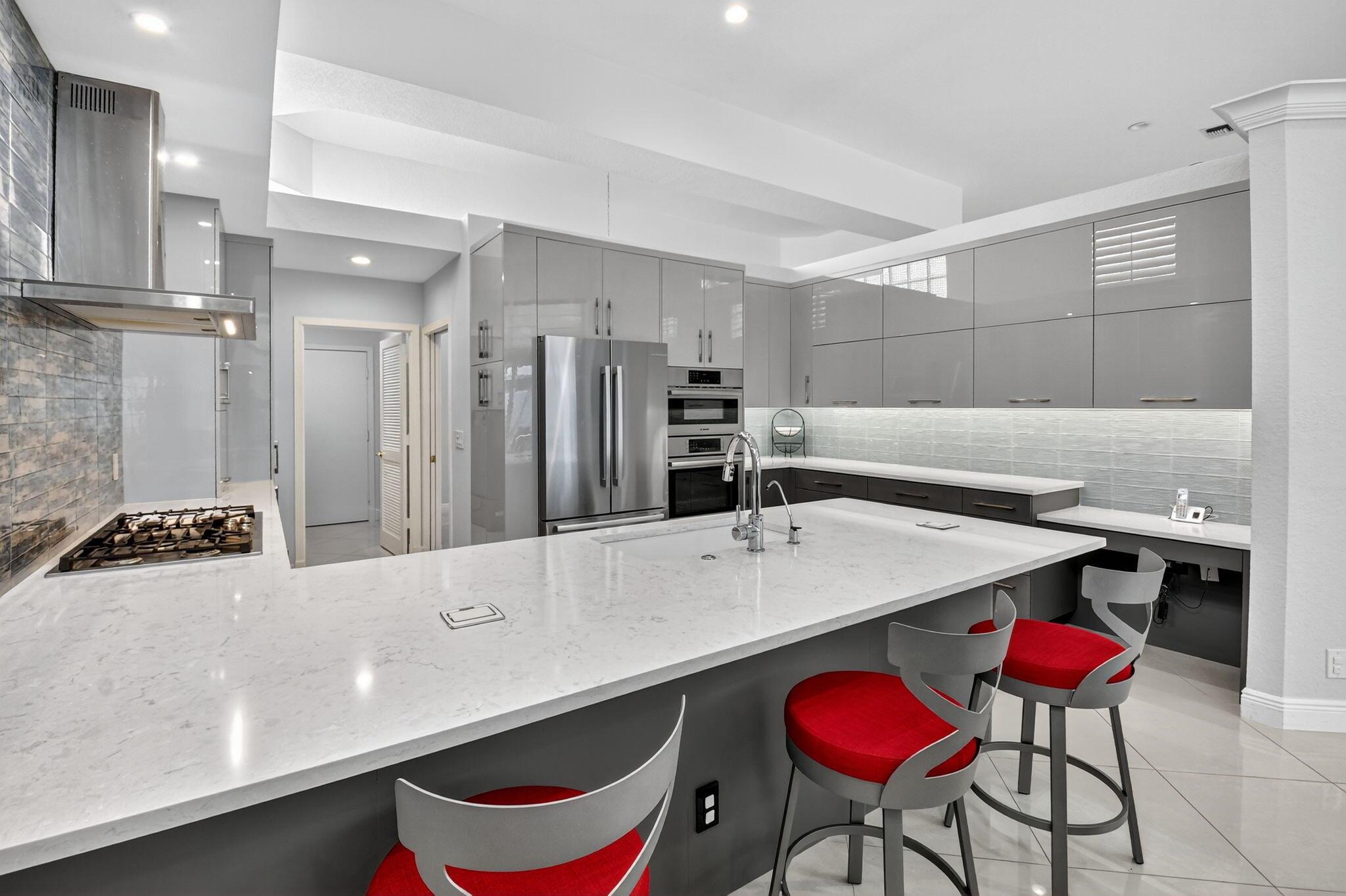 6535 NW Somerset Court