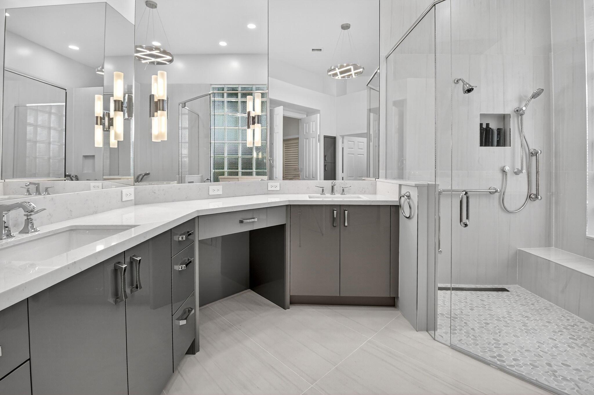 6535 NW Somerset Court