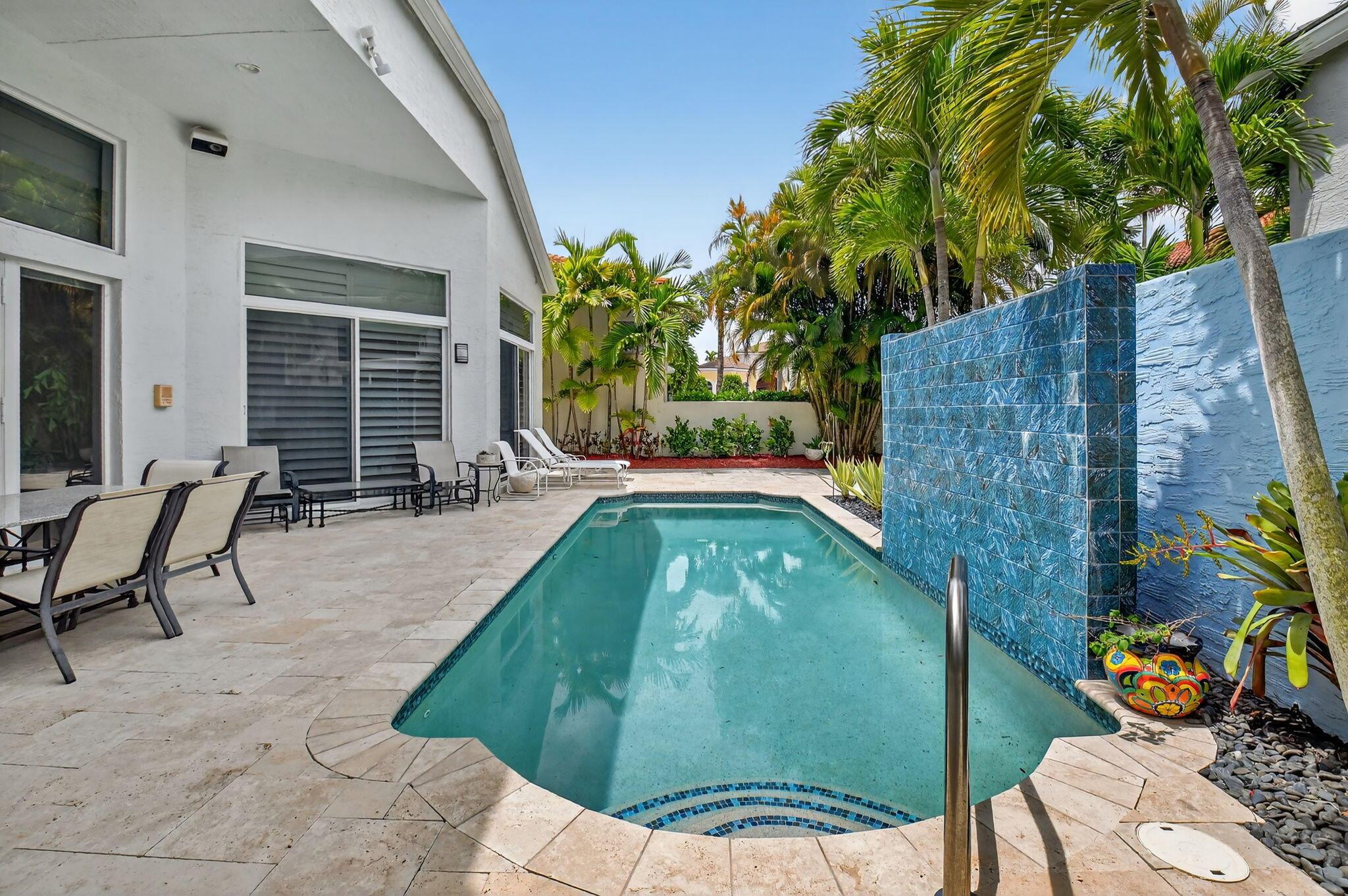 6535 NW Somerset Court