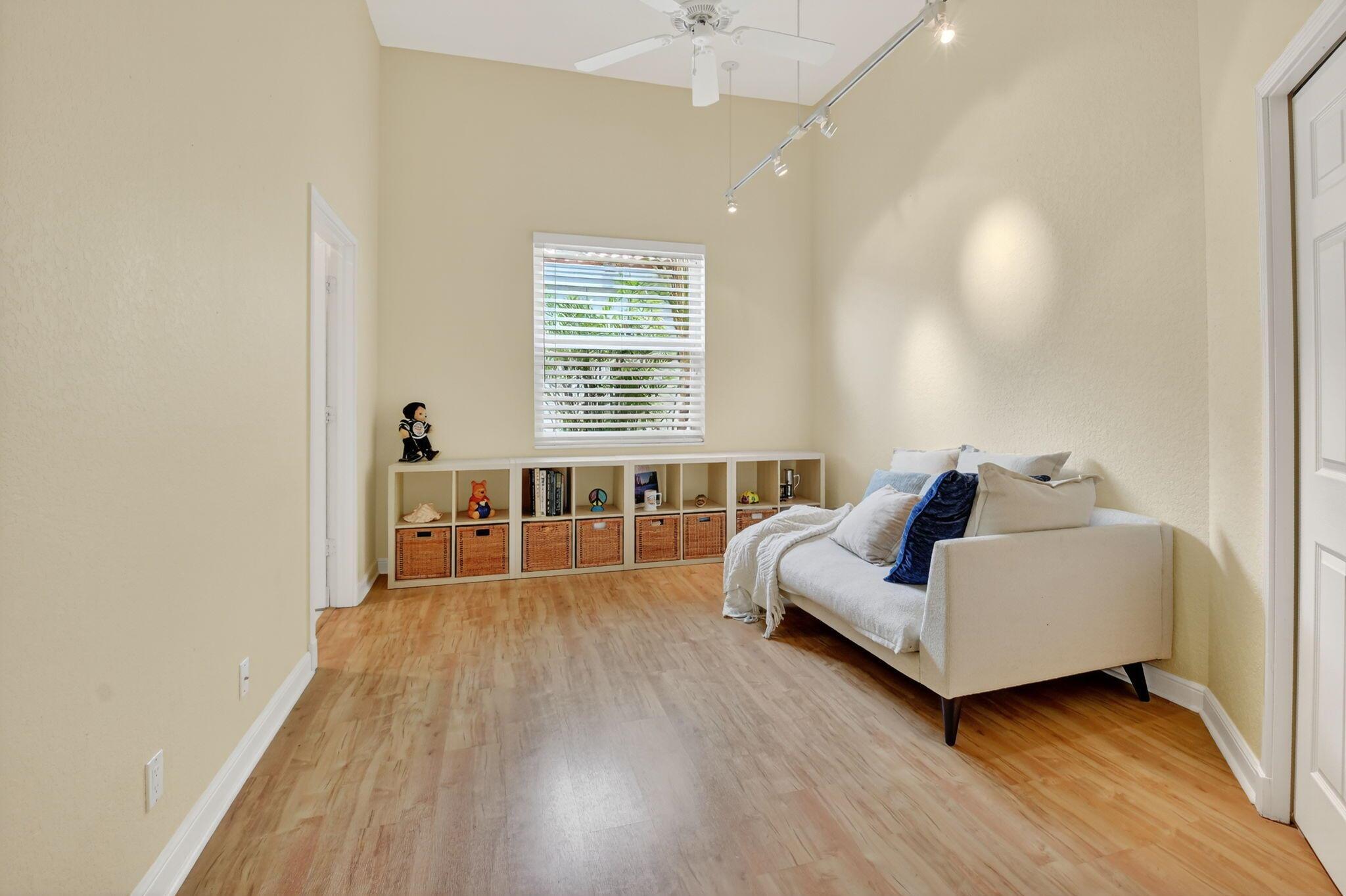 6535 NW Somerset Court