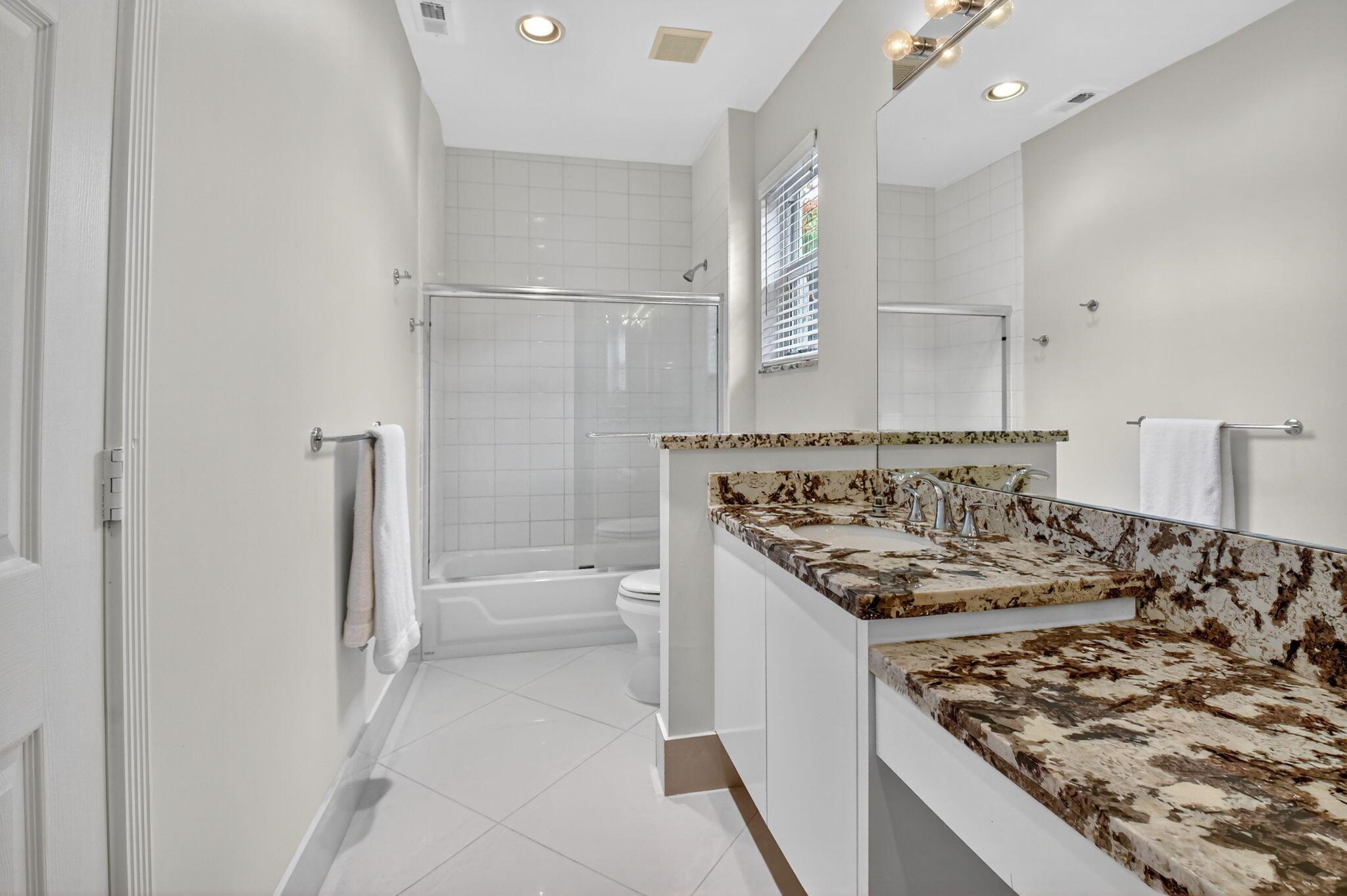 6535 NW Somerset Court