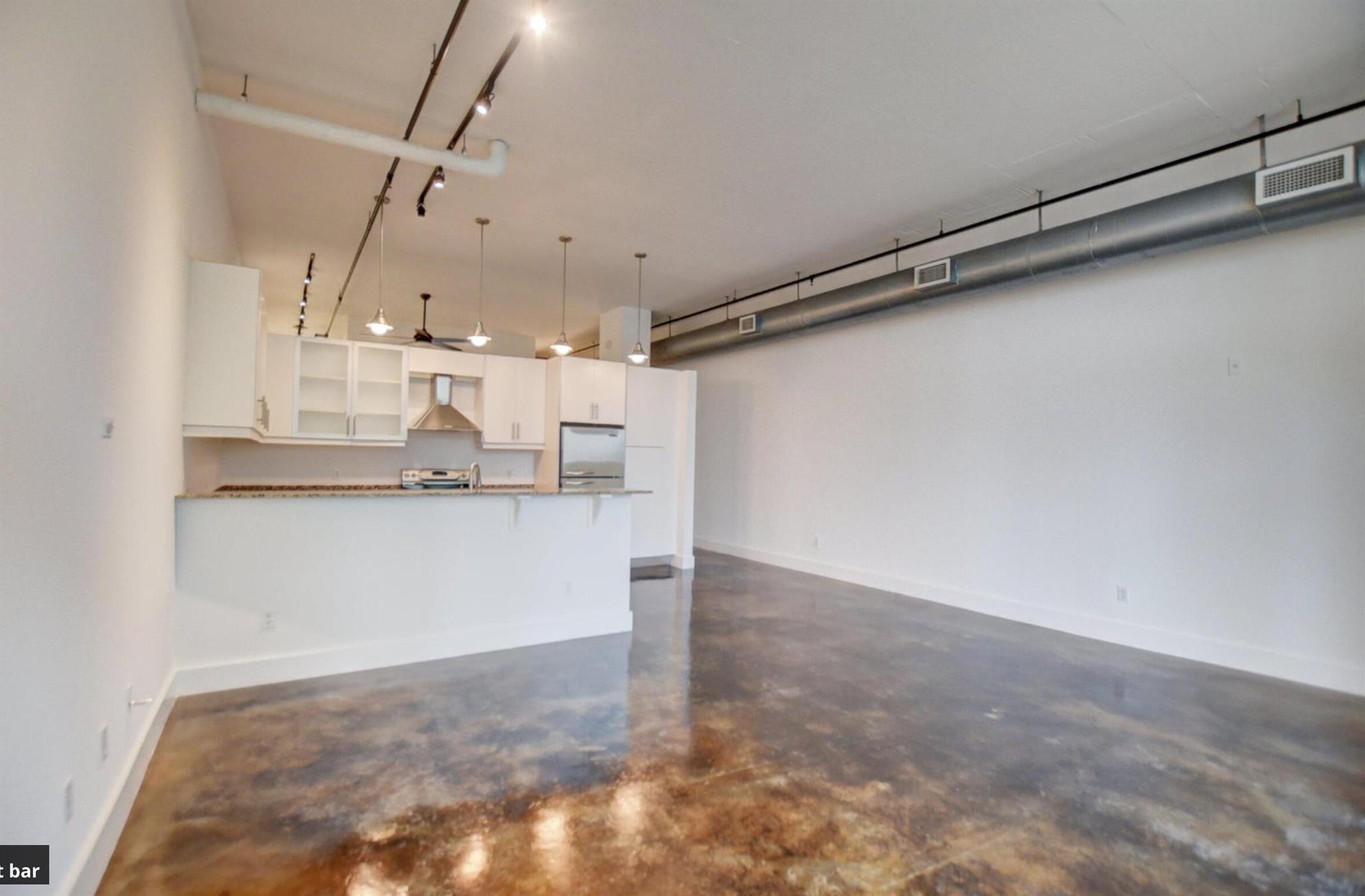 180 NE 4th Avenue 207